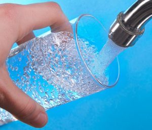 вода