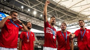 djokovic-serbia-medal-brisbane-atp-cup-2020-ceremony