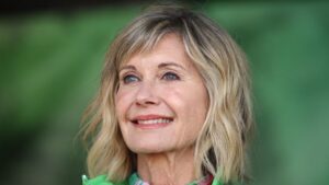 olivia_newton_090822