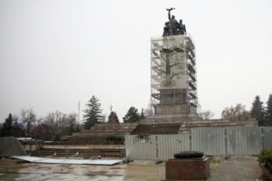 паметник на съветската армия1