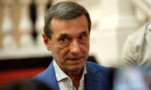 манолов