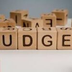 Бюджет 2027: Вдигат заплатите с 5%, пенсиите с 8%, предвиждат повече пари за деца и здравеопазване